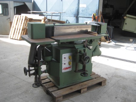 Carteggiatrice verticale oscillante