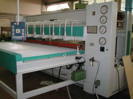 Pressa per incollaggio panelli in legno masello